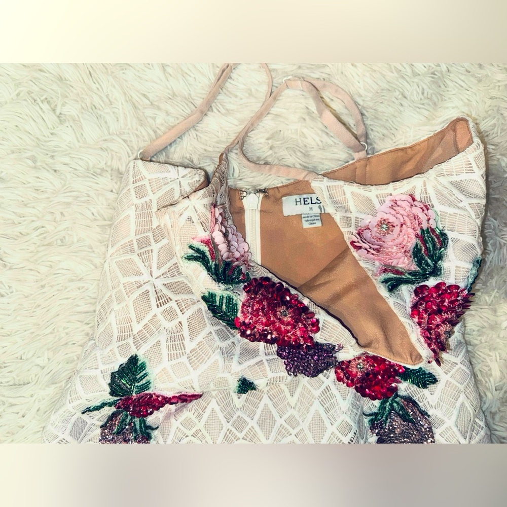 NEW HELSI Size M Off White Domenique Lacy Floral Sequin Embroidered Midi Off - Picture 6 of 7